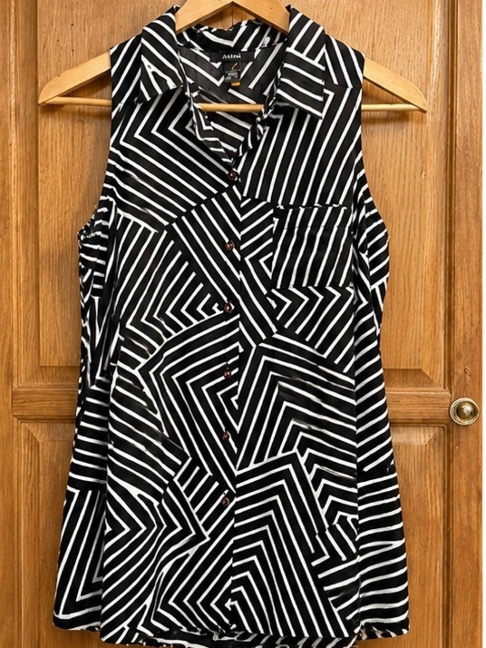Alfani Black & White Sleeveless Geometric Button-Front Tunic